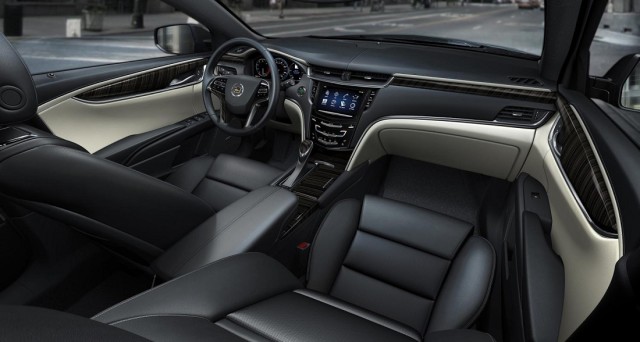 2013 Cadillac XTS Platinum Interior Design (3).jpg